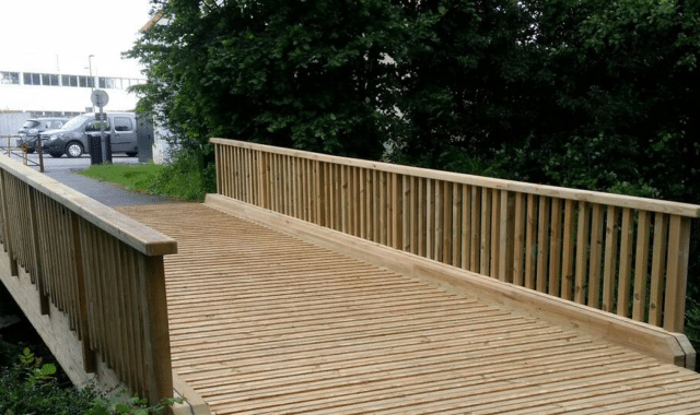 PASSERELLE BOIS - ST PHILBERT DE BOUAINE